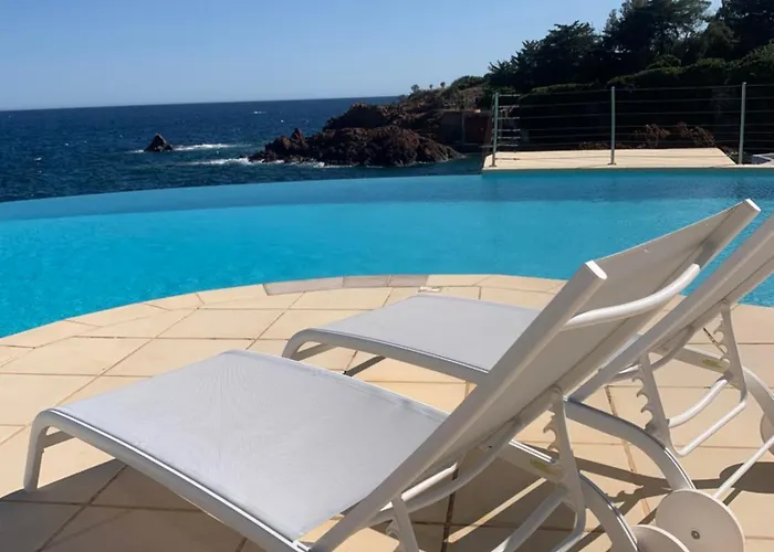 Calme Vue Pieds Dans L'eau * Saint-Raphaël